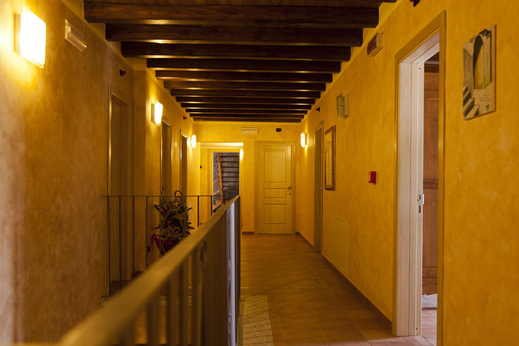Agriturismo Creta Rossa Torre di Ruggiero المظهر الخارجي الصورة